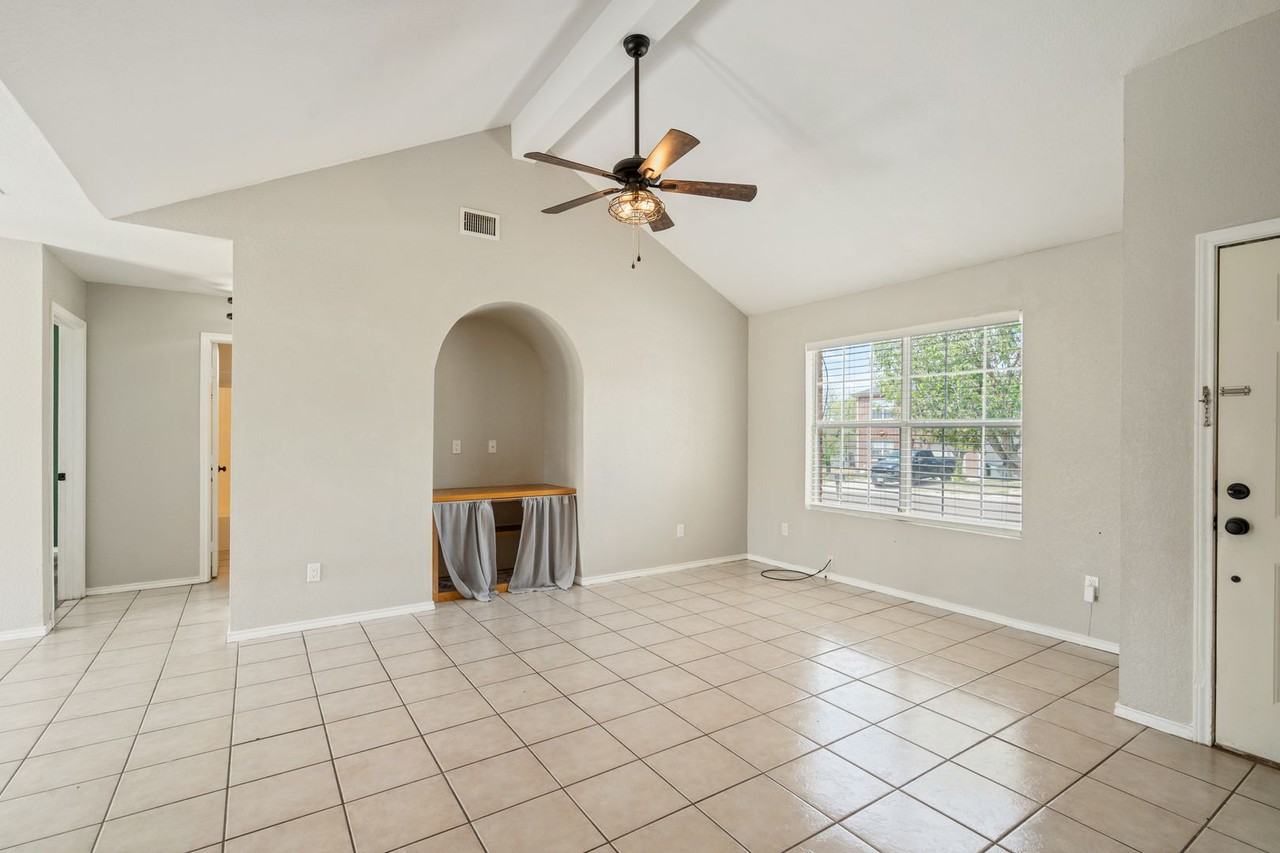 224 Vista Hermosa - Photo 7 of 24