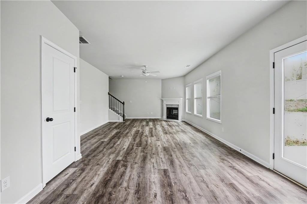 290 Fox Creek Dr - Photo 2 of 22