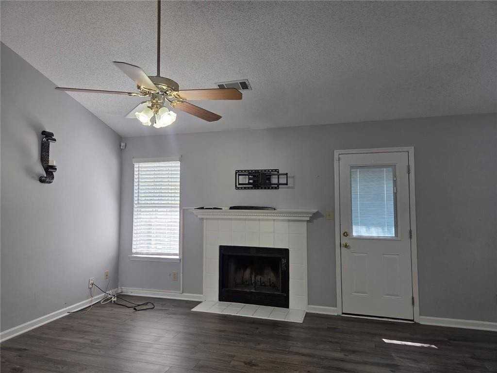 1155 Riverside Trce - Photo 4 of 21