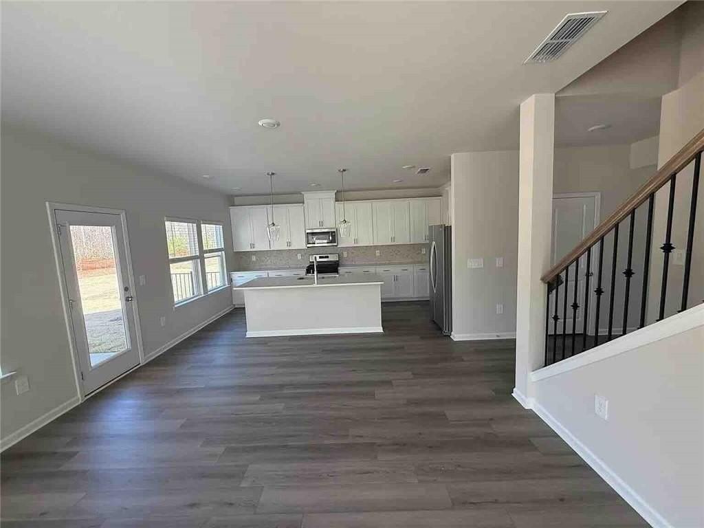 1063 Sope Creek Cir - Photo 3 of 14