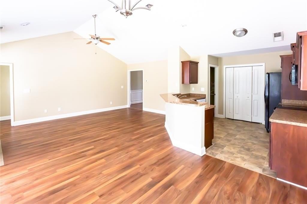 4719 Sweetwater Dr - Photo 4 of 11