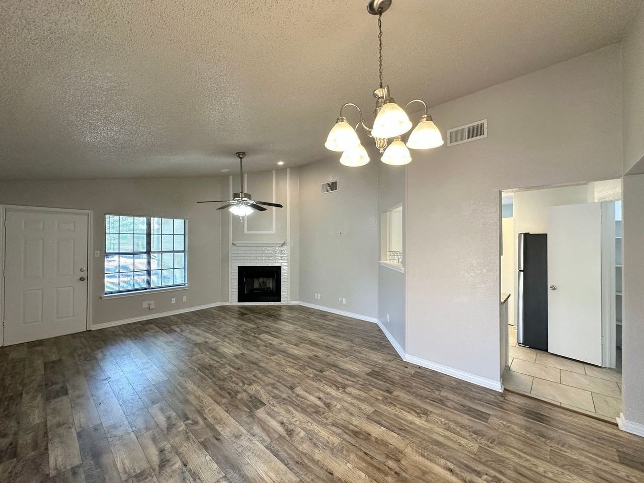 3805 London Ln - Photo 5 of 27