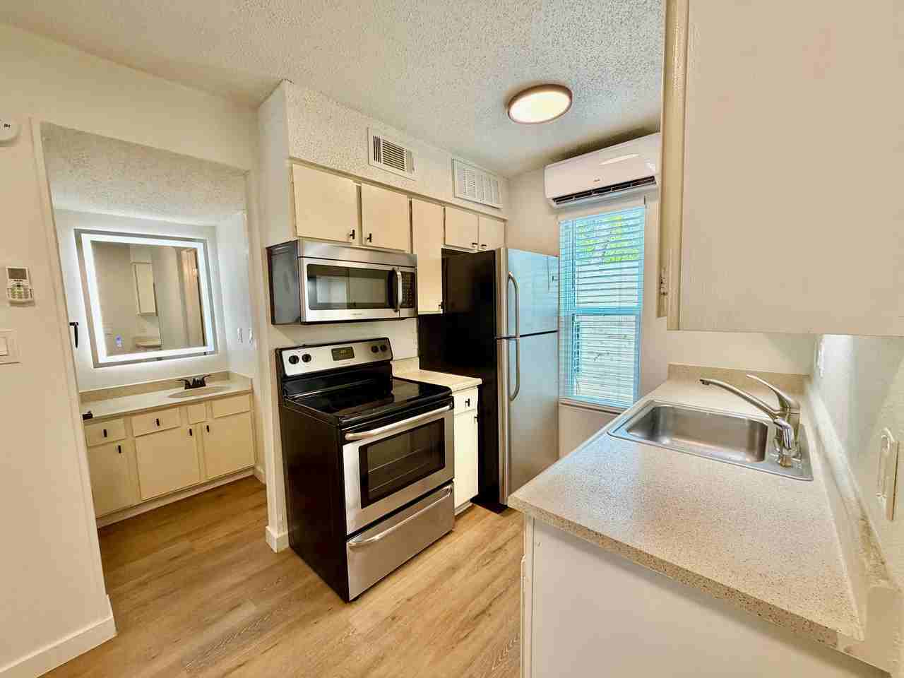 4504 Speedway - Photo 4 of 17