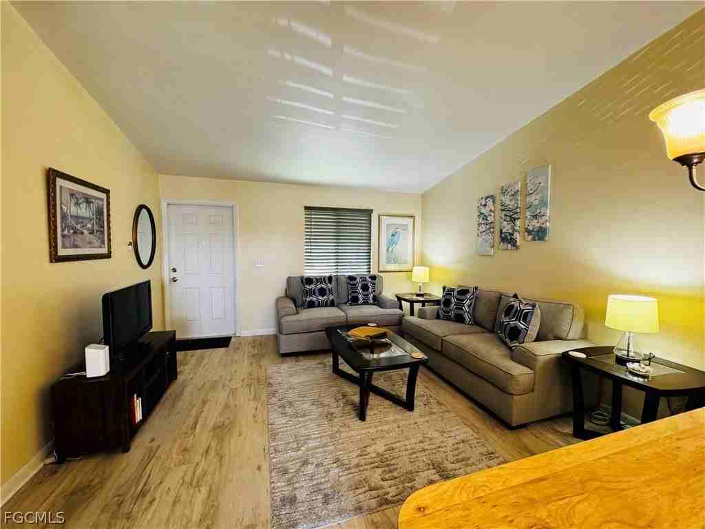 4903 Vincennes St Apt 212 - Photo 4 of 25