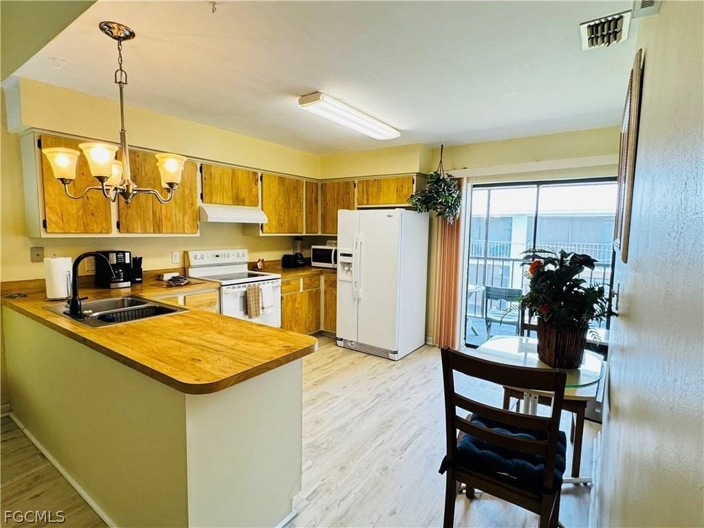 4903 Vincennes St Apt 212 - Photo 5 of 25