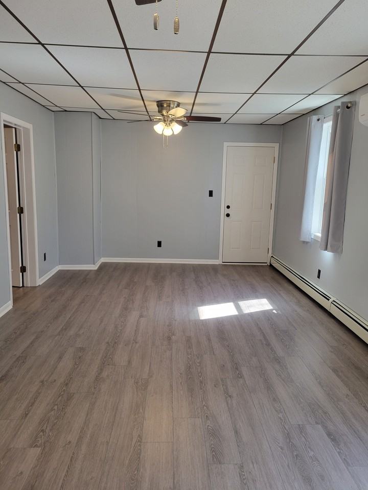 60 Birch Ave S #1 - Photo 4 of 19