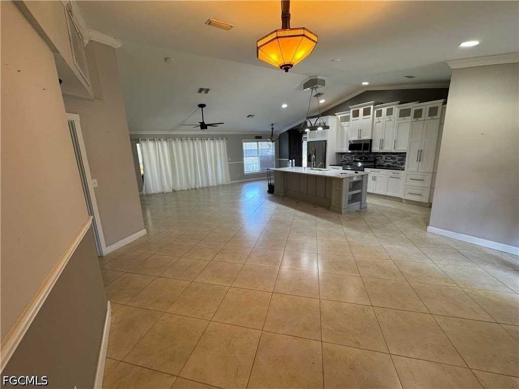 3313 35th St W - Photo 3 of 15