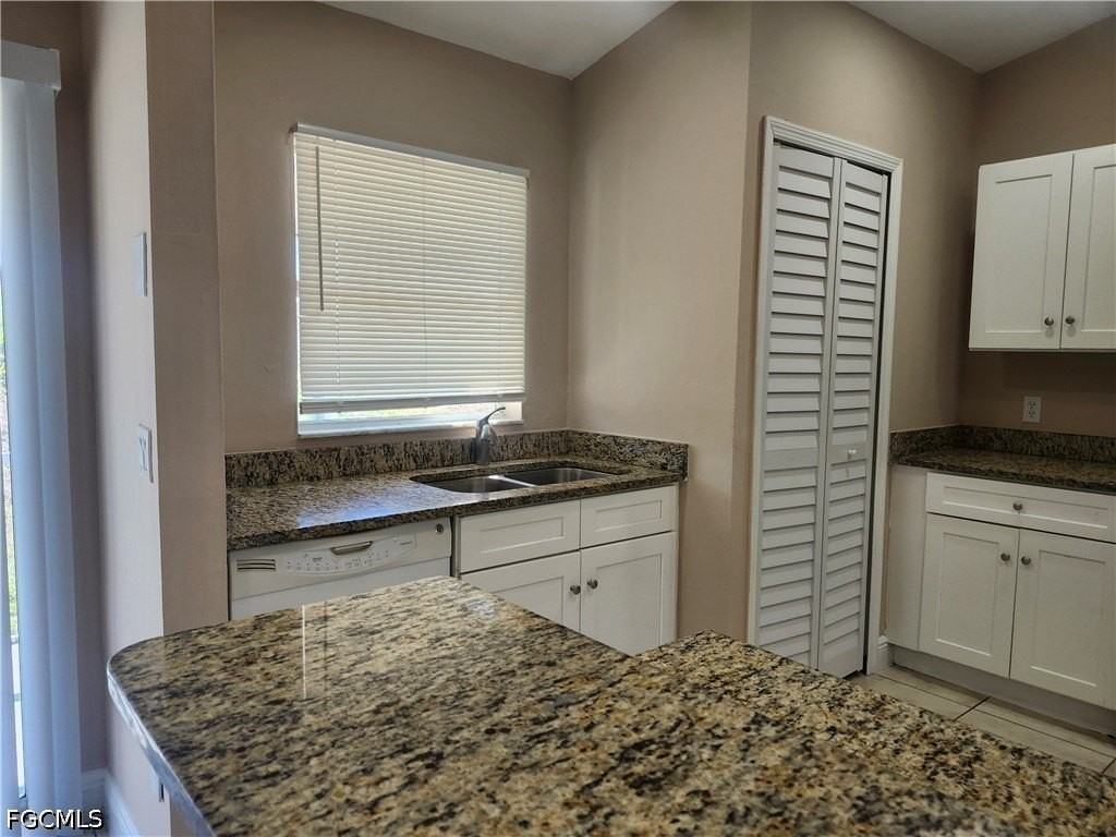 217 Hightower Ave S - Photo 5 of 18