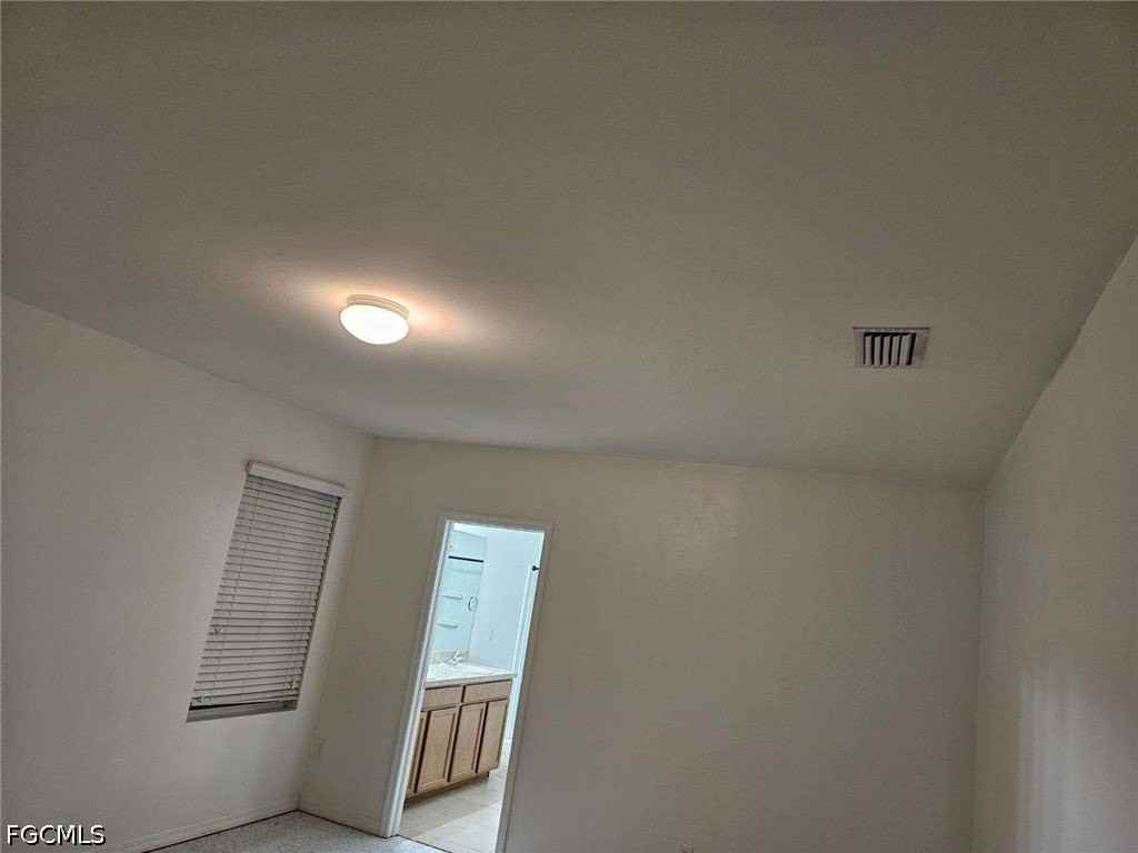 114 Se 3rd St - Photo 6 of 8