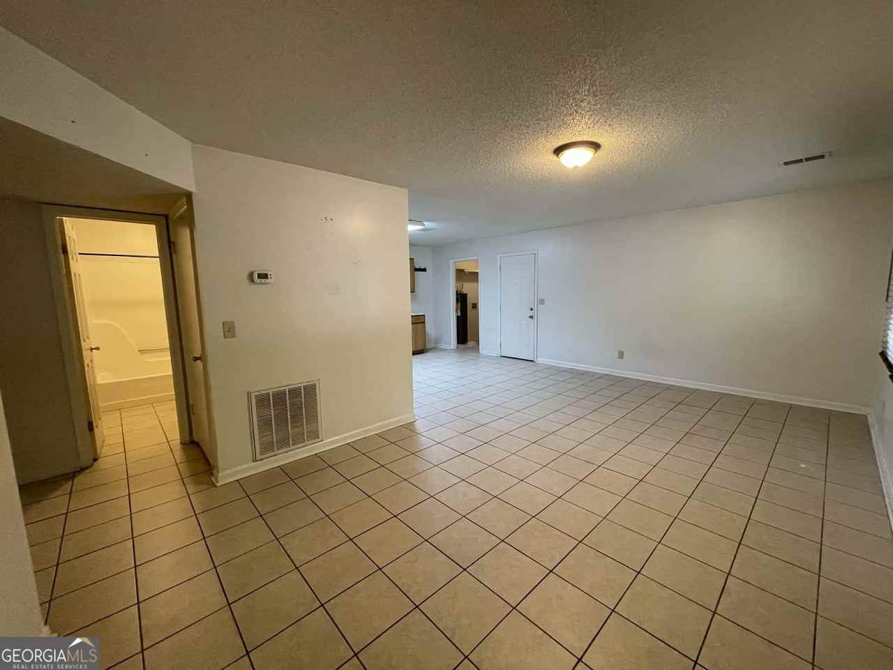 205 Merlin St - Photo 3 of 12