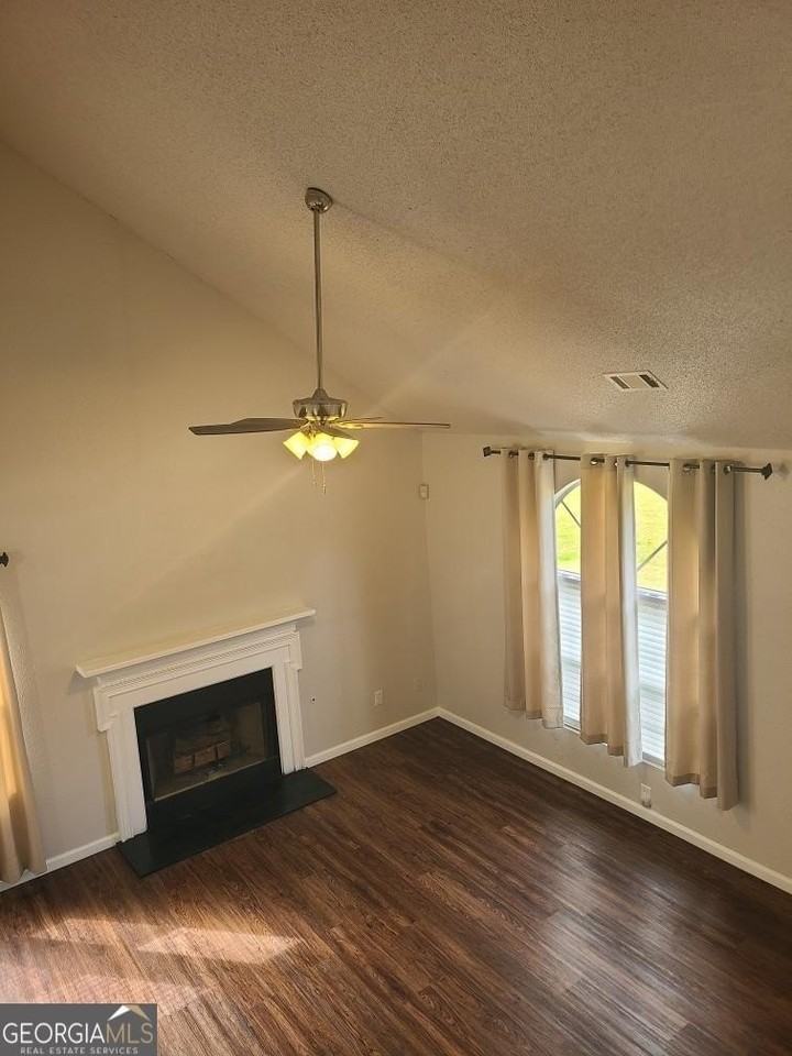 1604 Picadilly Ct Ne - Photo 6 of 18