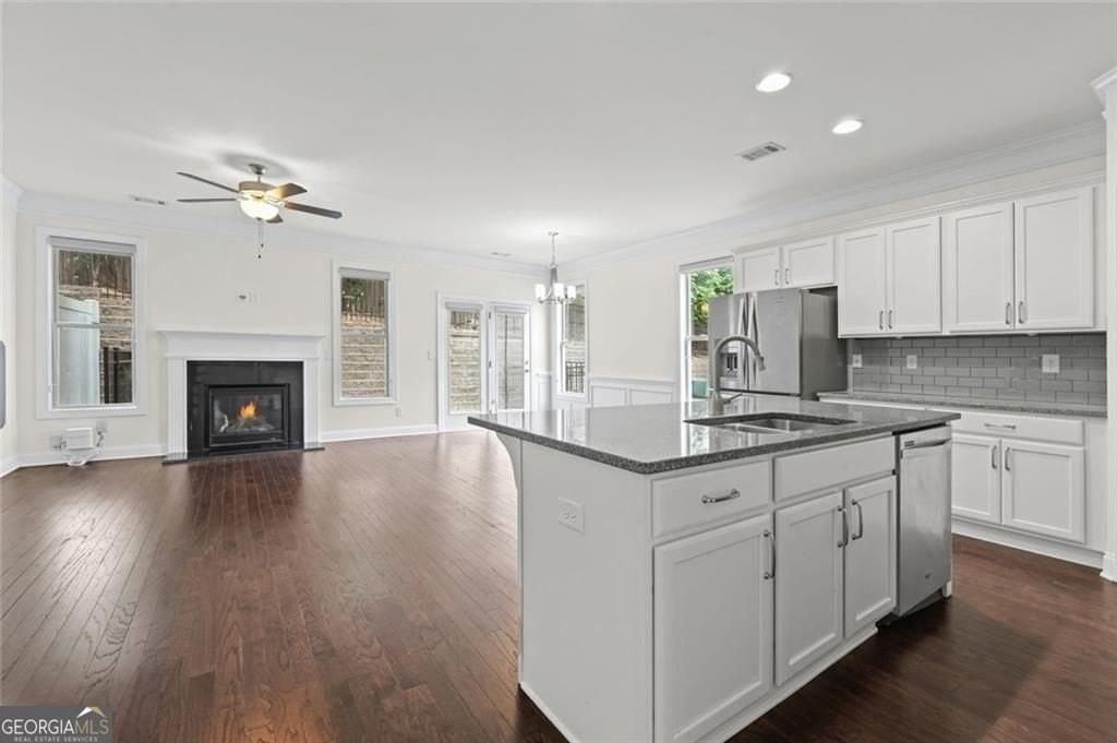 2794 Archway Ln - Photo 5 of 38