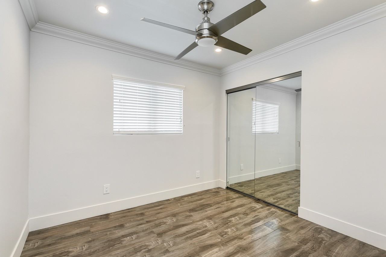 343 Heliotrope Drive - Photo 6 of 9