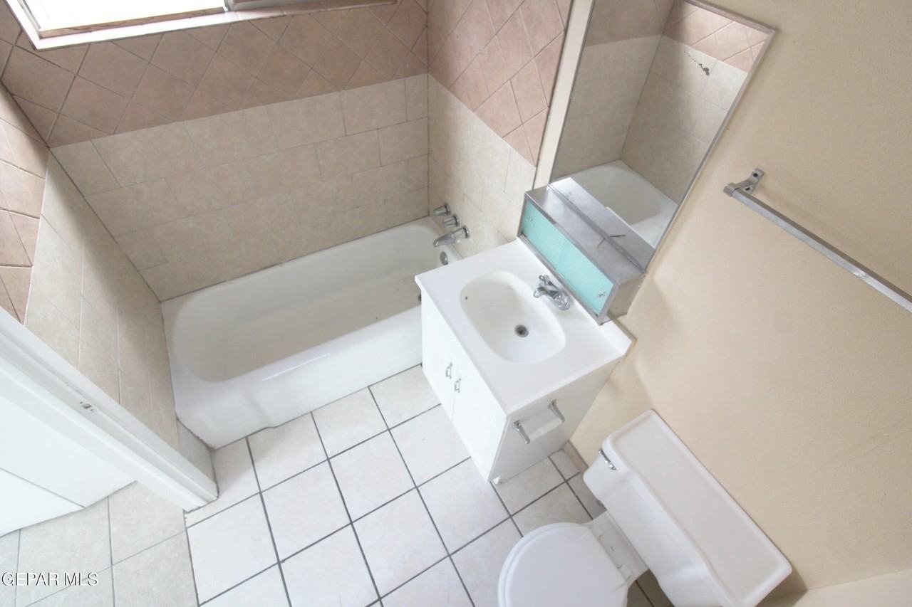 5200 Carousel Dr #2 - Photo 5 of 16