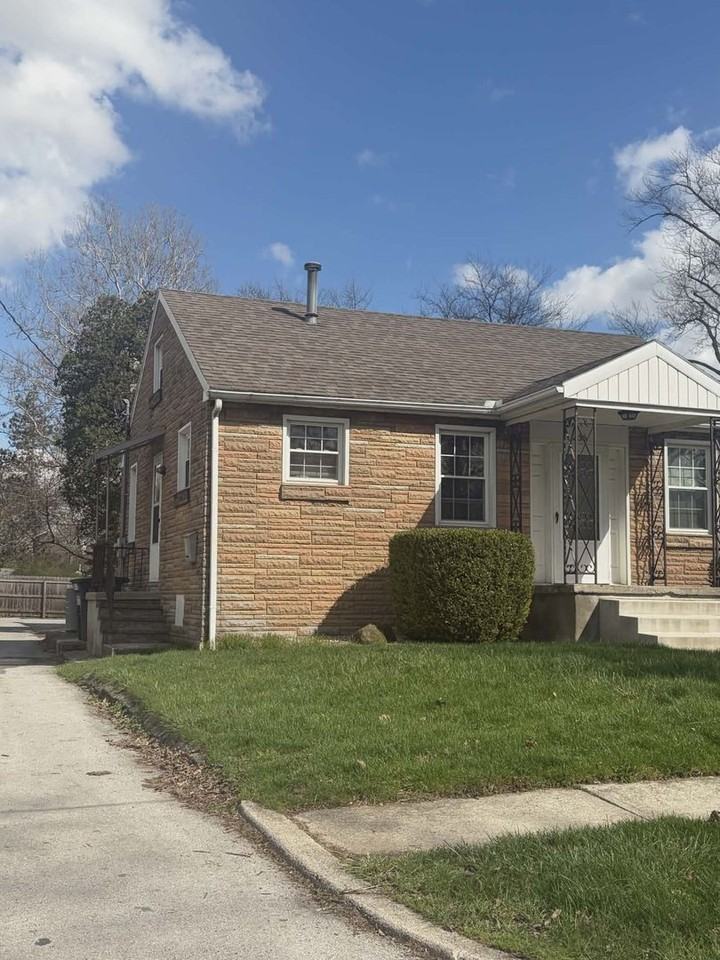 255 Crim St - Photo 3 of 4