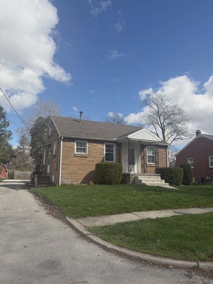 255 Crim St - Photo 4 of 4