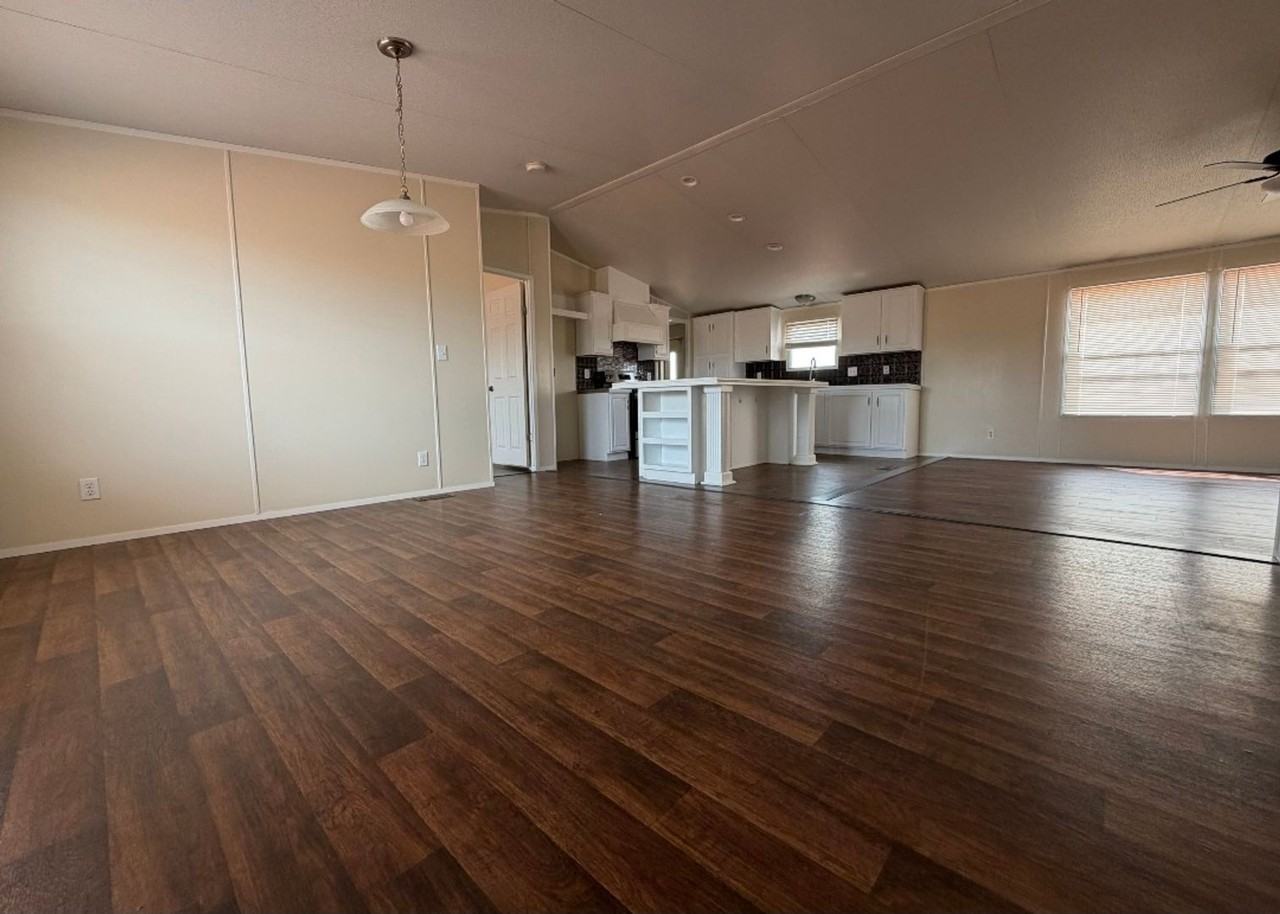 24191 Macarthur Ave - Photo 2 of 29