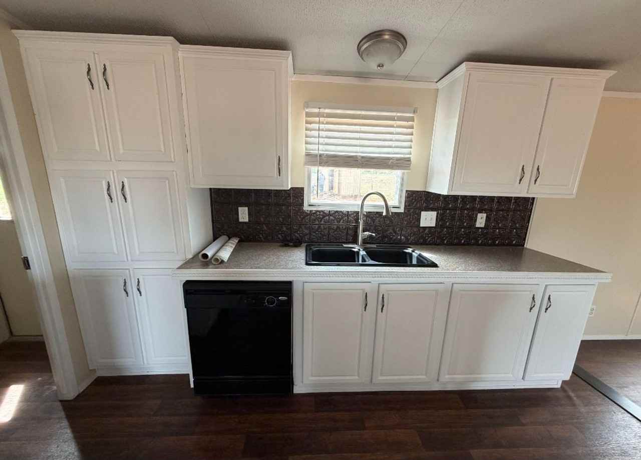 24191 Macarthur Ave - Photo 7 of 29