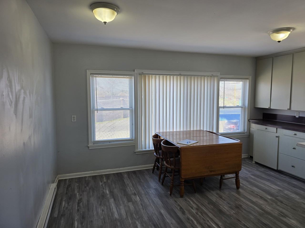 22006 N Chrysler Dr Apt 4 - Photo 5 of 18