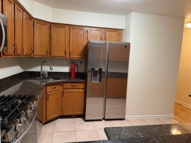 10 Leahy Ct - Photo 4 of 14