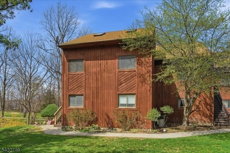 8 Augusta Dr #8 - Photo 6 of 15