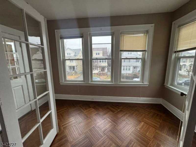 742 Pennington St - Photo 2 of 15