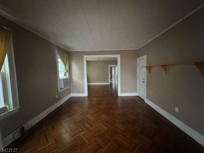 742 Pennington St - Photo 5 of 15