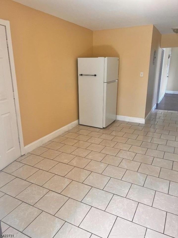 1289 Springfield Ave - Photo 3 of 10