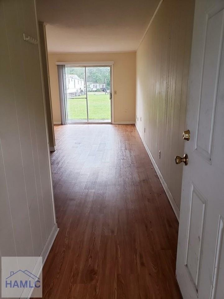 989 Live Oak Dr - Photo 2 of 13