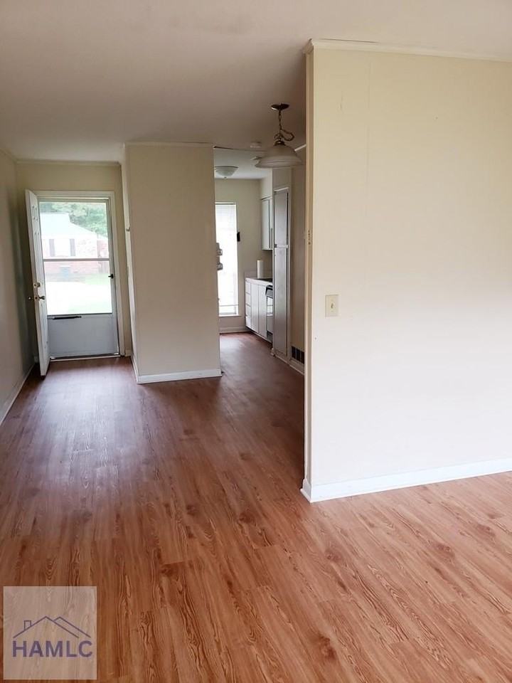 989 Live Oak Dr - Photo 4 of 13