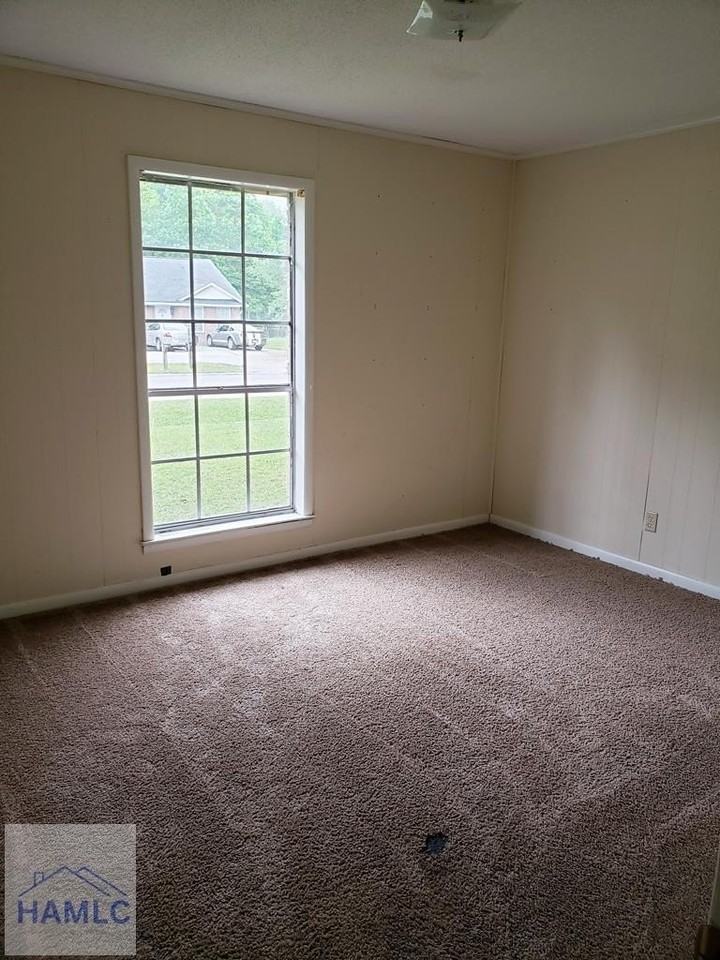 989 Live Oak Dr - Photo 7 of 13