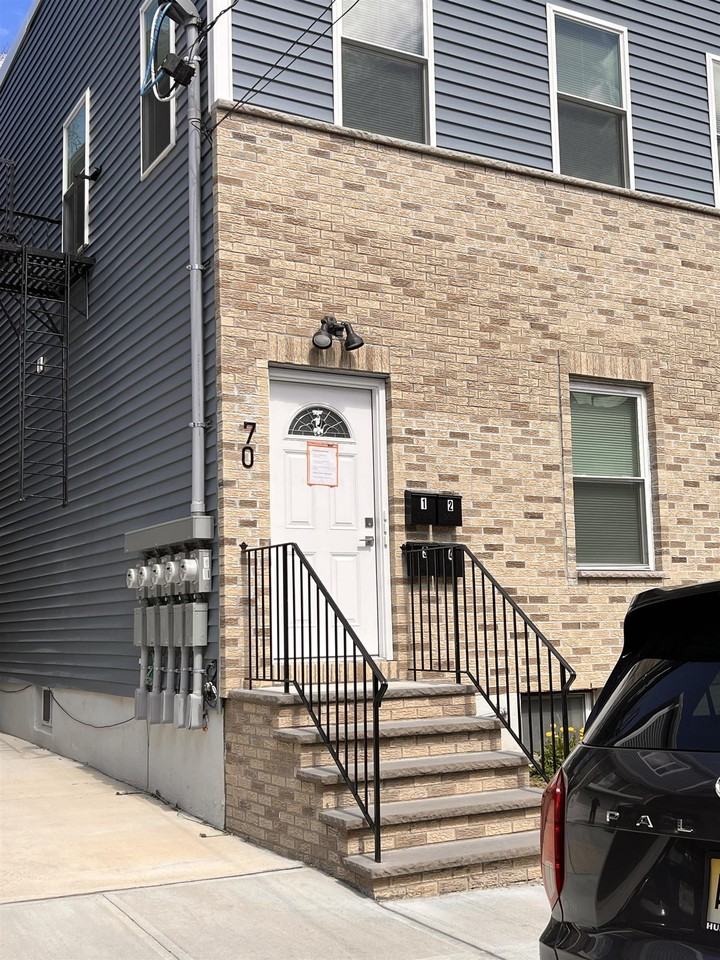 70 69th St #4 - Photo 5 of 5