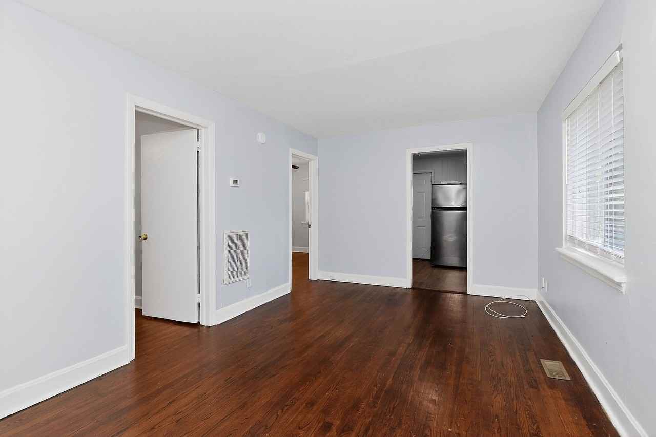 1448A Anderson St - Photo 4 of 15