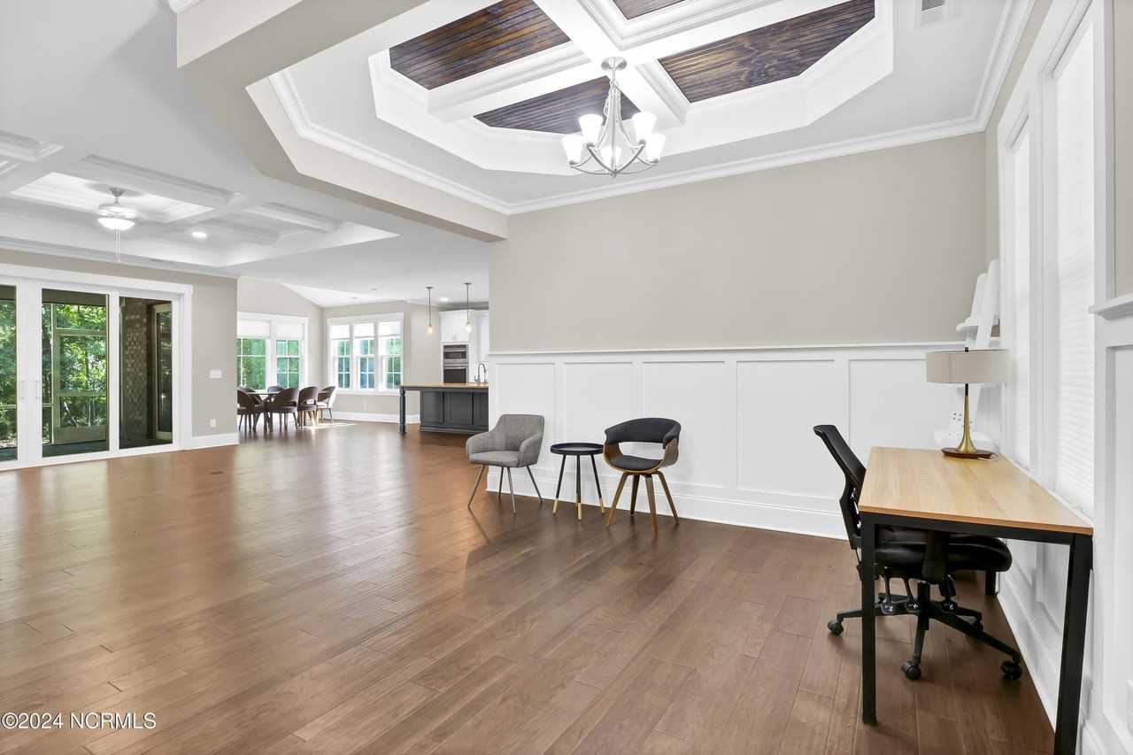 8820 Fazio Dr - Photo 4 of 31