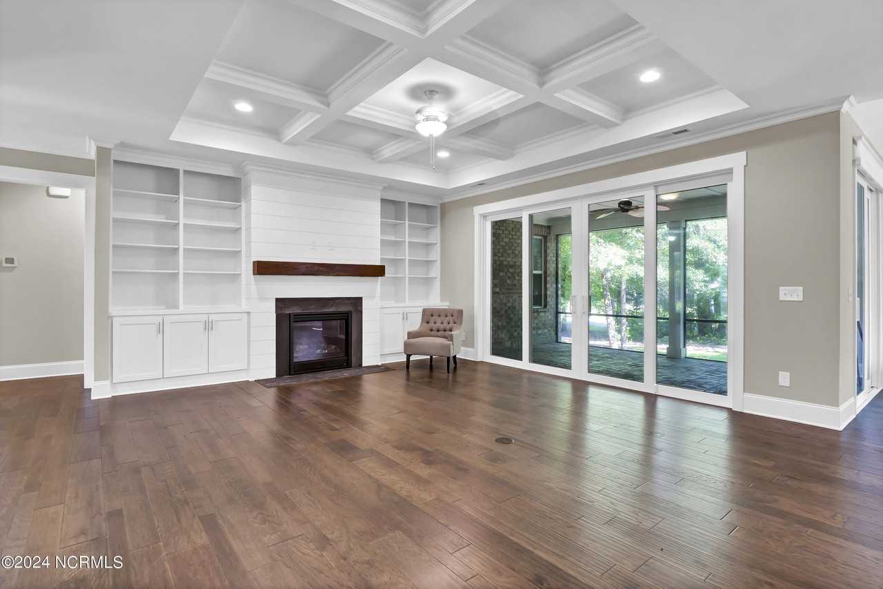 8820 Fazio Dr - Photo 6 of 31