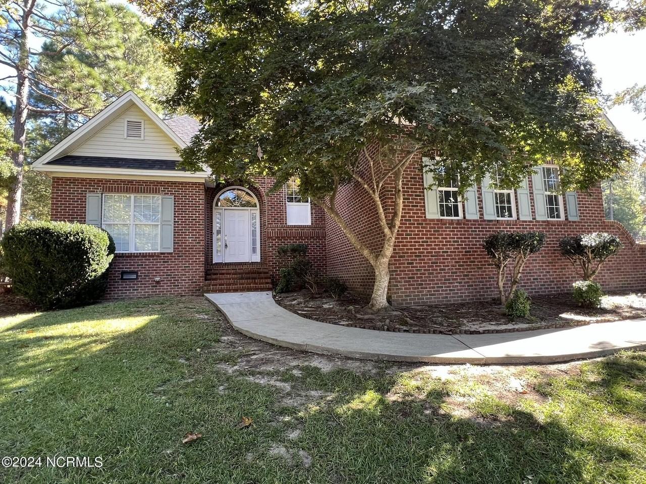 8 Princess Gate Rd - Photo 2 of 50