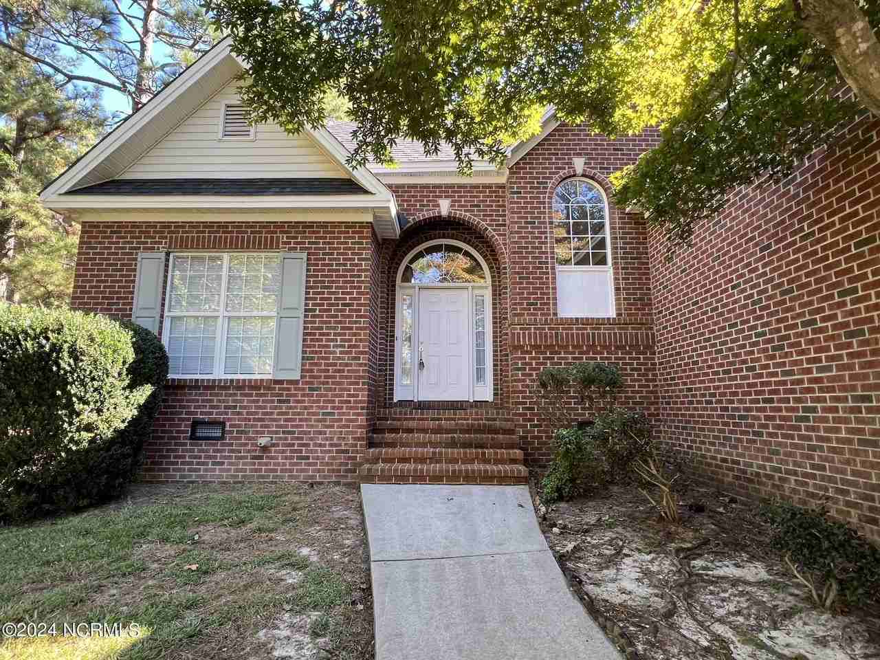 8 Princess Gate Rd - Photo 3 of 50