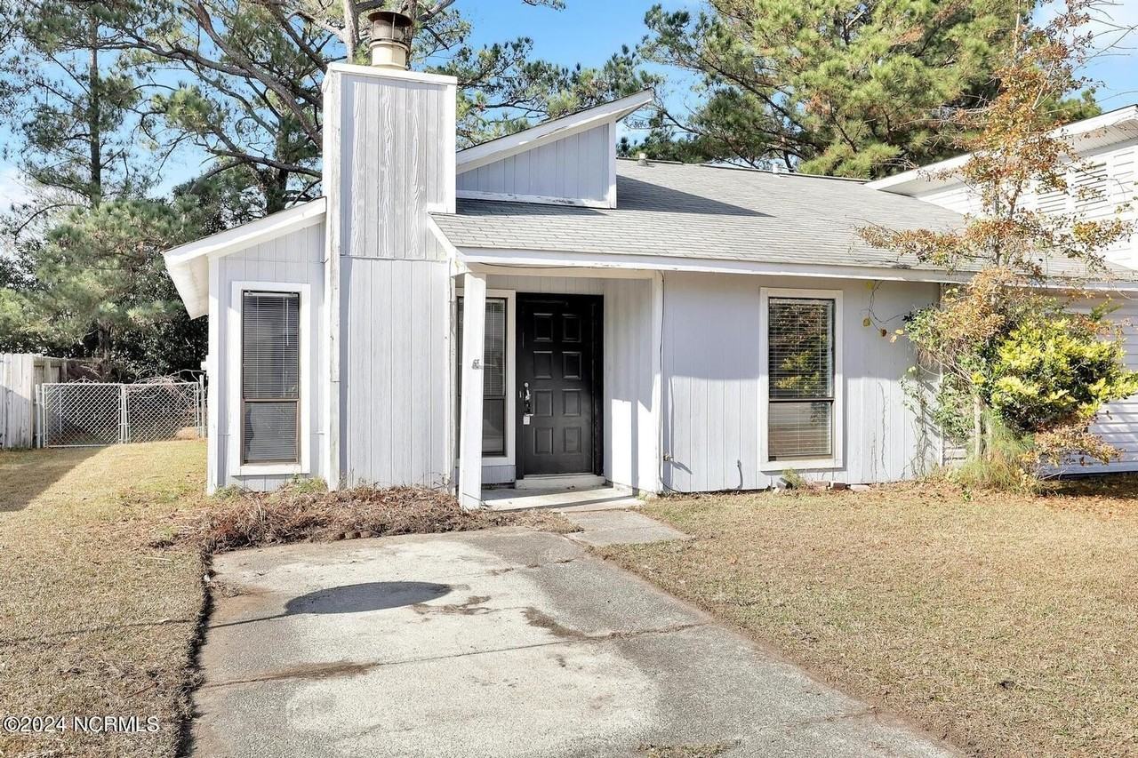 113 Village Cir - Photo 2 of 22