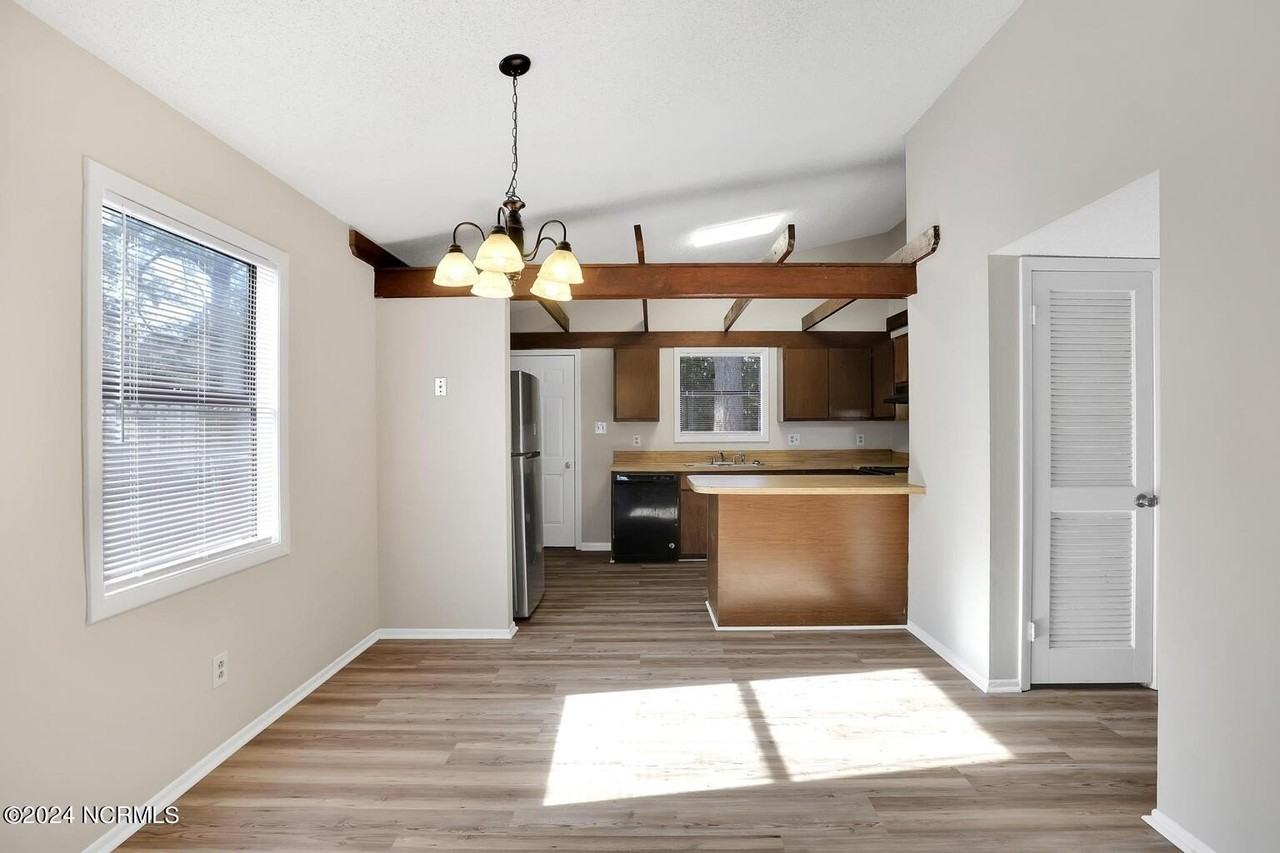 113 Village Cir - Photo 6 of 22