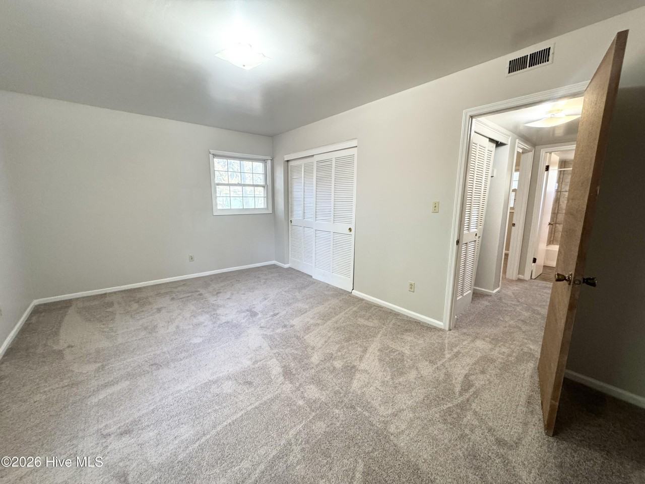 1108 Weeks St Apt B - Photo 6 of 8