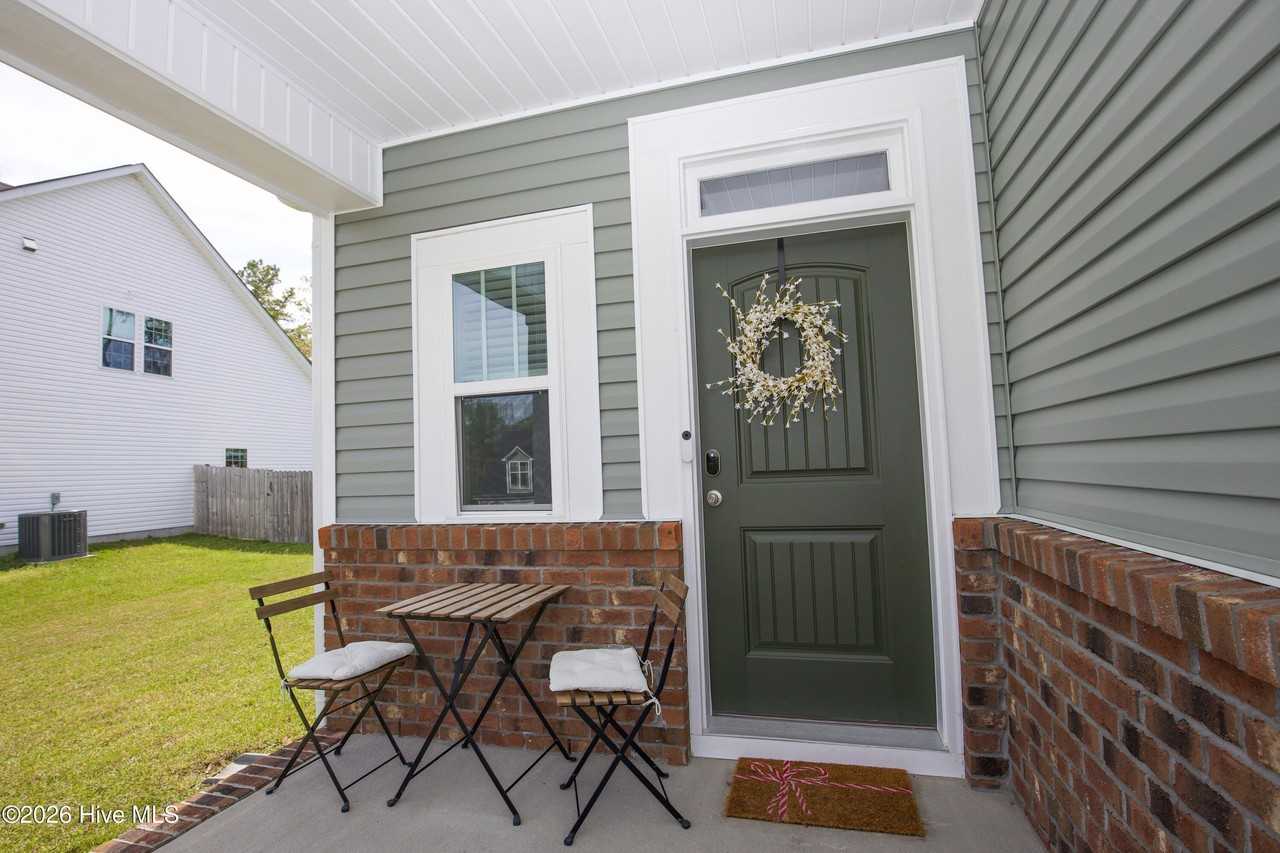 1100 Camellia Dr - Photo 3 of 50