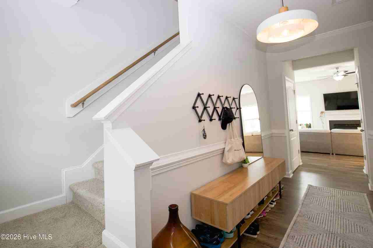 1100 Camellia Dr - Photo 5 of 50