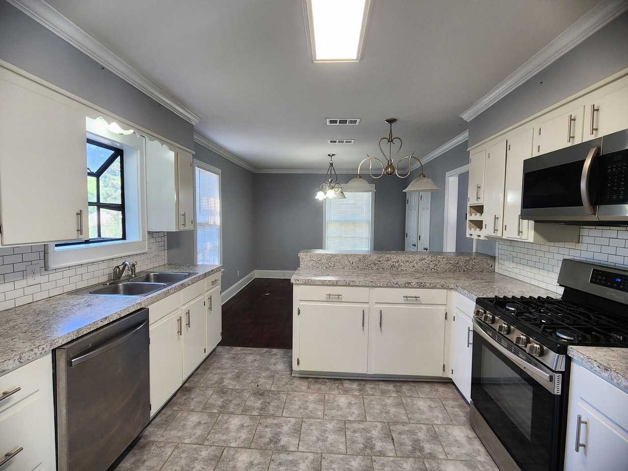 215 E Washington St - Photo 2 of 10