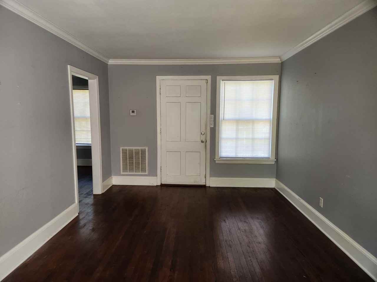 215 E Washington St - Photo 5 of 10