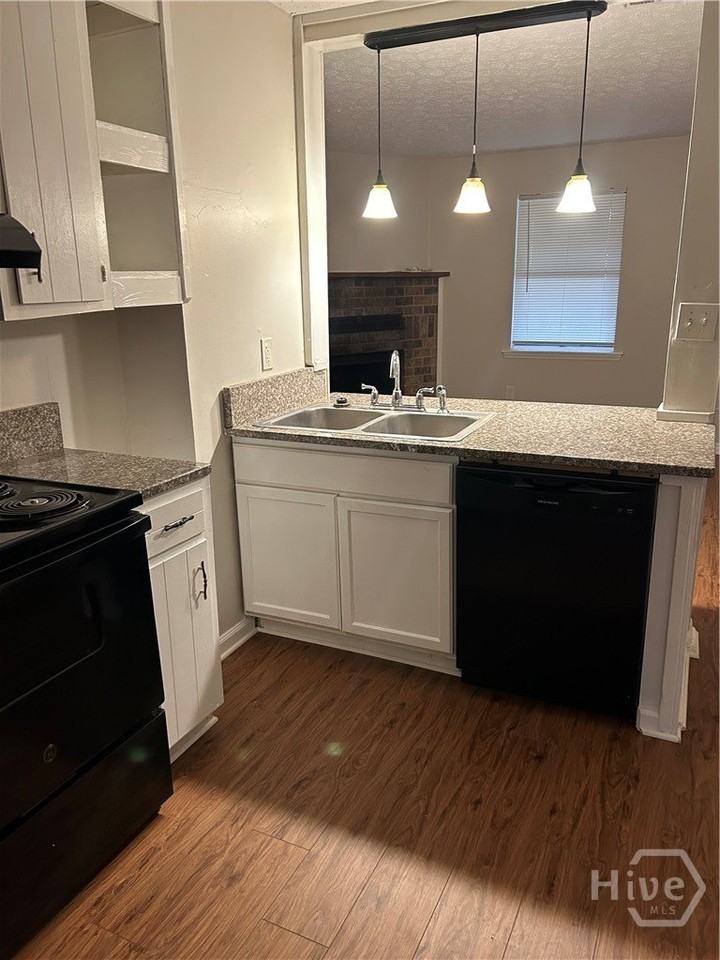 140 Windy Hill Pl - Photo 4 of 5