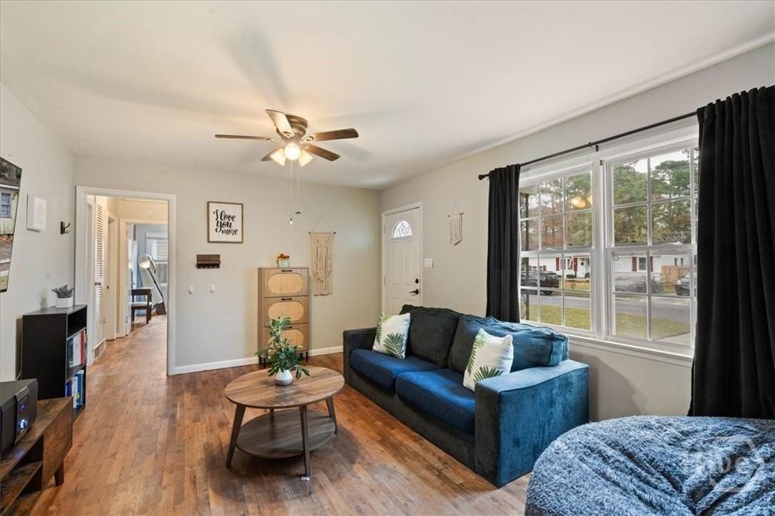 325 Manor Dr - Photo 4 of 18