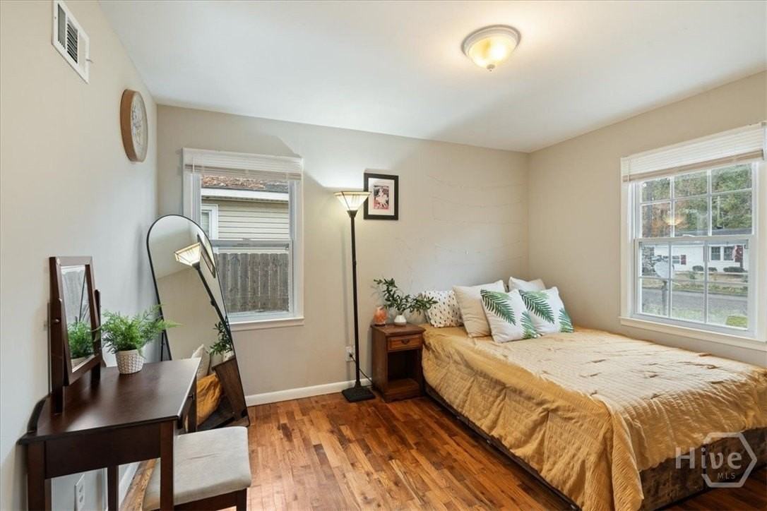 325 Manor Dr - Photo 7 of 18