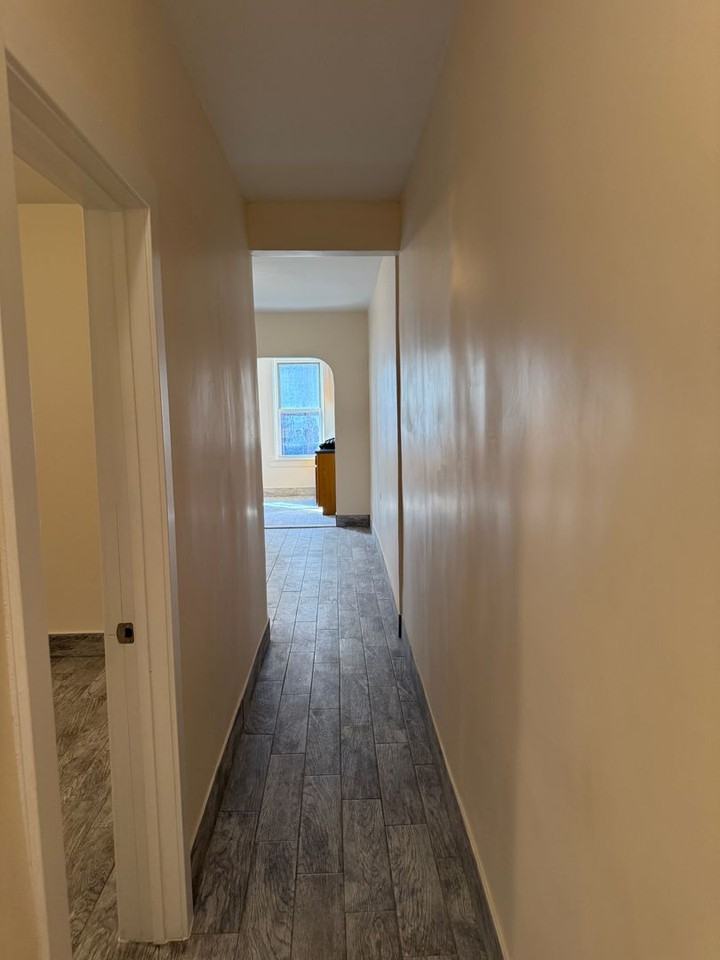 2311 Crotona Ave - Photo 5 of 5