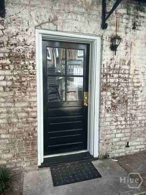 203 E York St Apt 6 - Photo 2 of 7