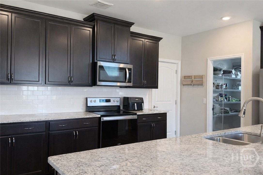 71 Club House Dr - Photo 7 of 18